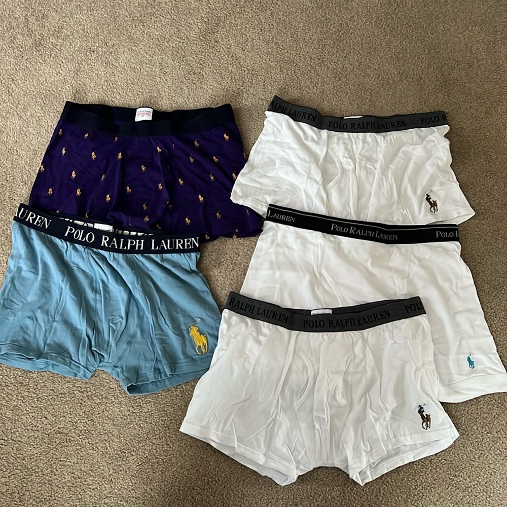 5 pair of Ralph Lauren boxer briefs. All sizes are Large. Never worn.